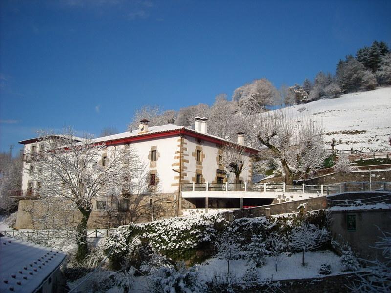 Goiko-Benta Ostatua Hotel Oñate Exterior foto